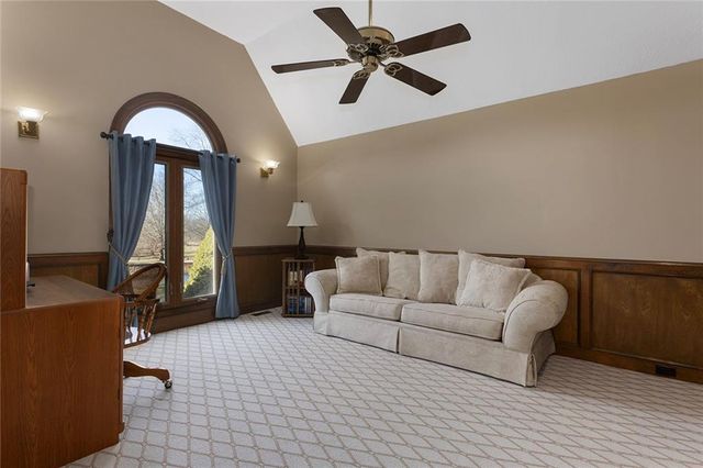 8917 Lambert Drive, Lee's Summit, MO 64064