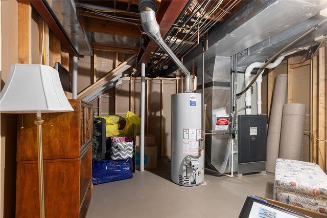 8917 Lambert Drive, Lee's Summit, MO 64064