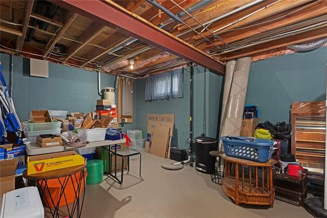 8917 Lambert Drive, Lee's Summit, MO 64064