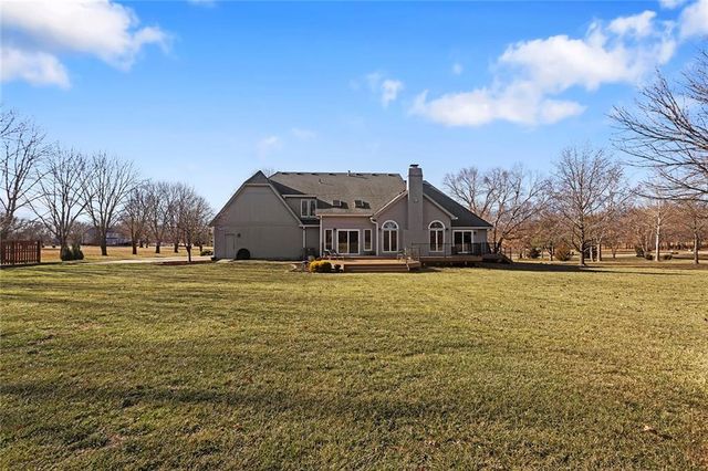 8917 Lambert Drive, Lee's Summit, MO 64064