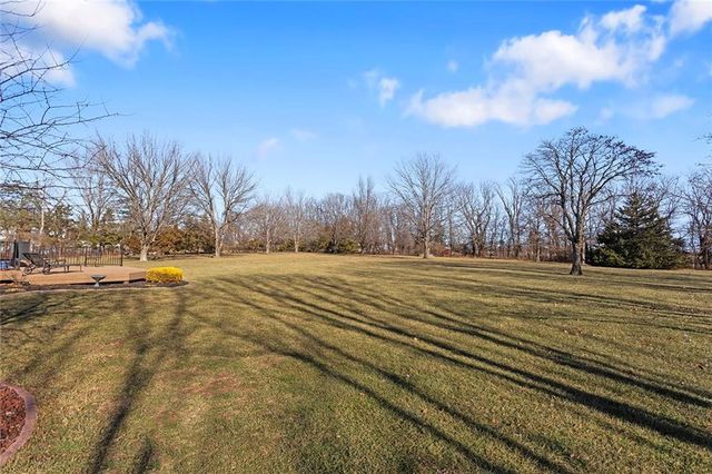 8917 Lambert Drive, Lee's Summit, MO 64064