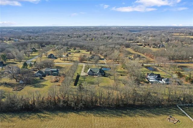 8917 Lambert Drive, Lee's Summit, MO 64064