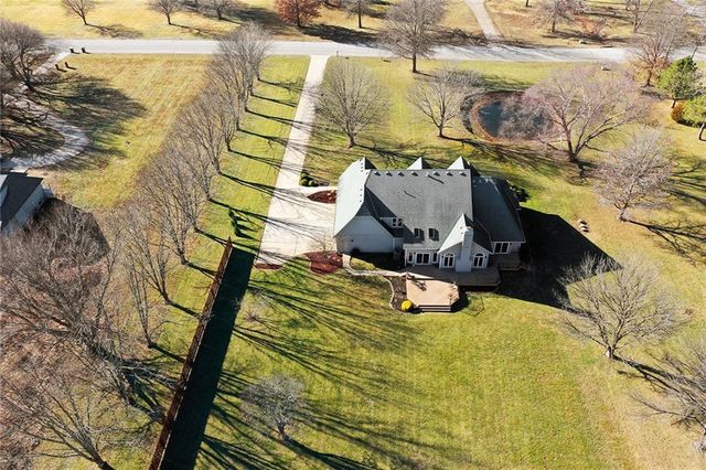 8917 Lambert Drive, Lee's Summit, MO 64064