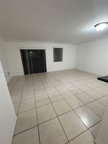 8401 NW 8th St 102, Miami, FL 33126