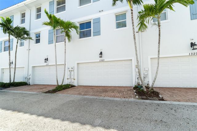 1323 Via De Pepi, Boynton Beach, FL 33426