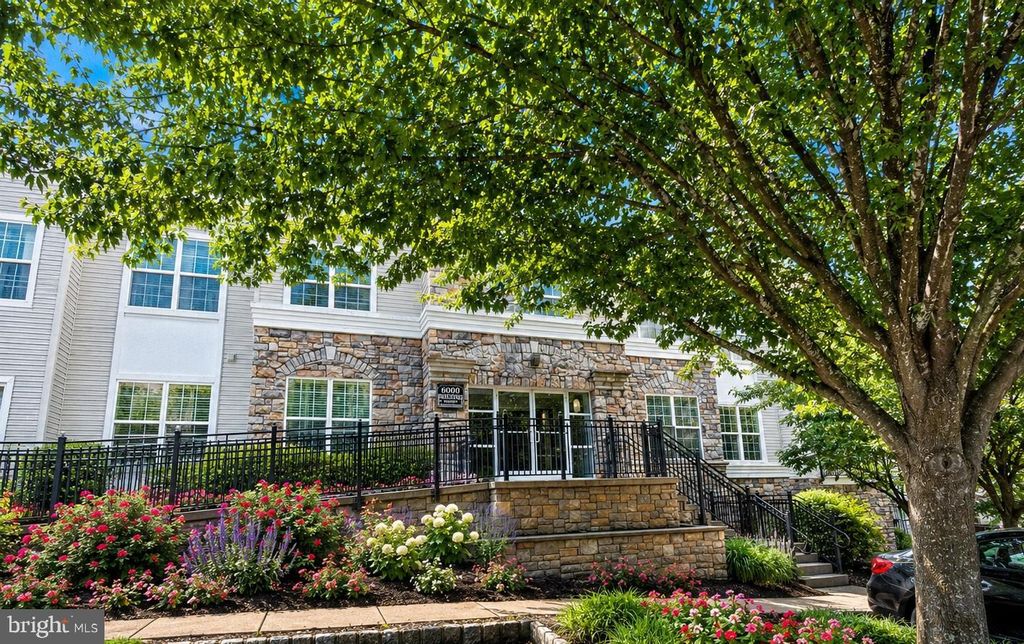 6204 LYDIA HOLLOW DR, Glen Mills, PA 19342