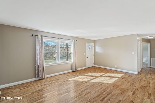 914 E Beaver Creek Drive, Knoxville, TN 37918