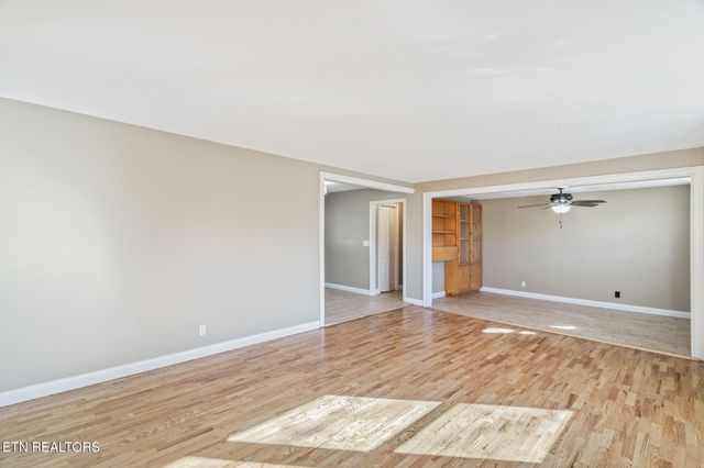 914 E Beaver Creek Drive, Knoxville, TN 37918