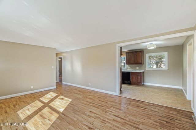 914 E Beaver Creek Drive, Knoxville, TN 37918