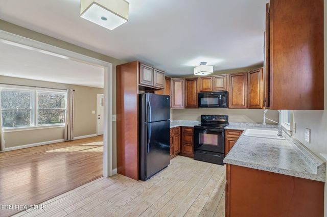 914 E Beaver Creek Drive, Knoxville, TN 37918