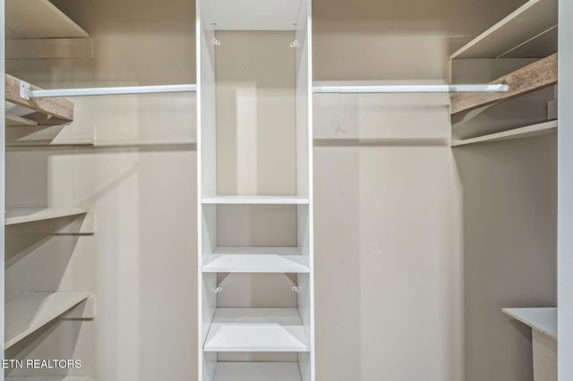 914 E Beaver Creek Drive, Knoxville, TN 37918