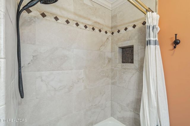 914 E Beaver Creek Drive, Knoxville, TN 37918