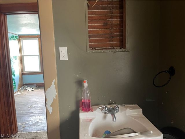 26 2nd Street, Beech Bottom, WV 26030