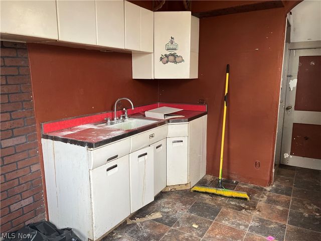 26 2nd Street, Beech Bottom, WV 26030
