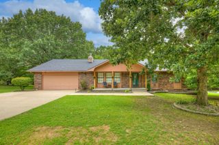 2208 Sunset Circle, Neosho, MO 64850