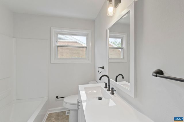 2552 WOODLAND DR, Charlottesville, VA 22903