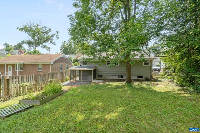 2552 WOODLAND DR, Charlottesville, VA 22903