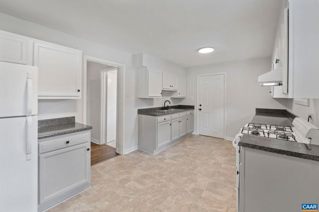 2552 WOODLAND DR, Charlottesville, VA 22903
