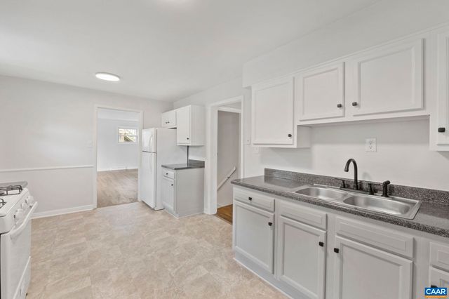 2552 WOODLAND DR, Charlottesville, VA 22903