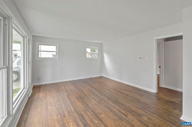 2552 WOODLAND DR, Charlottesville, VA 22903
