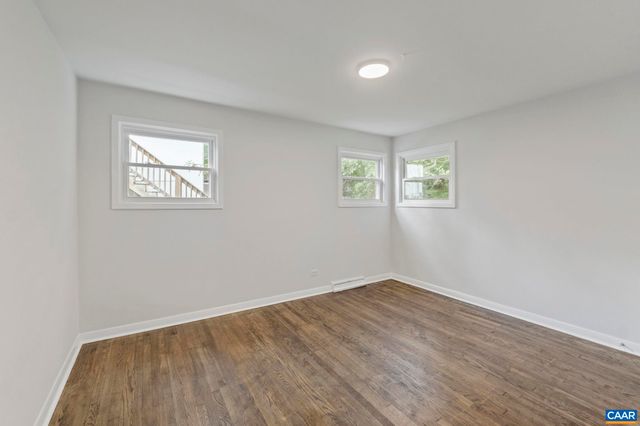 2552 WOODLAND DR, Charlottesville, VA 22903