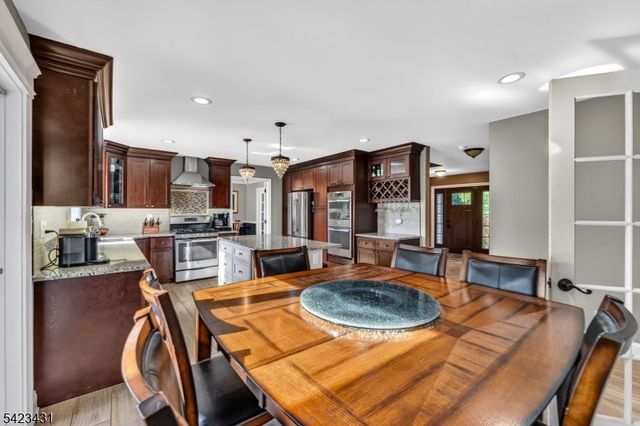 19 Daniel Dr, Hillsborough Twp., NJ 08844