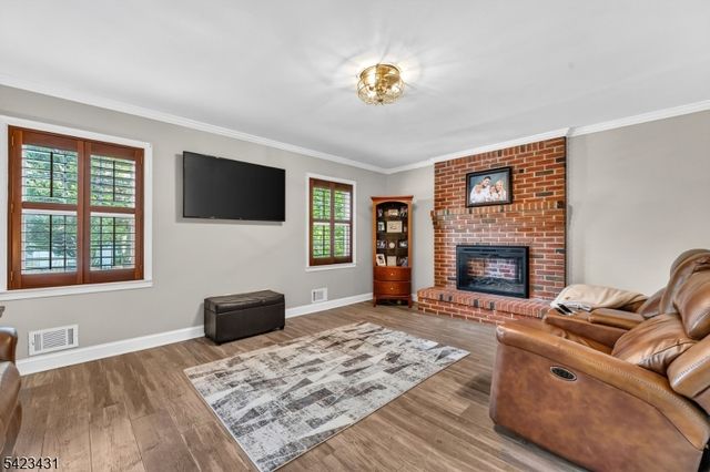 19 Daniel Dr, Hillsborough Twp., NJ 08844