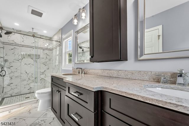 19 Daniel Dr, Hillsborough Twp., NJ 08844