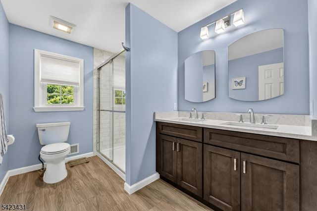 19 Daniel Dr, Hillsborough Twp., NJ 08844