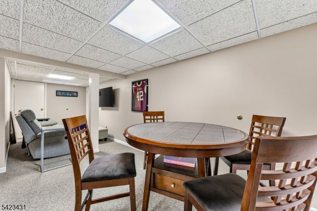 19 Daniel Dr, Hillsborough Twp., NJ 08844