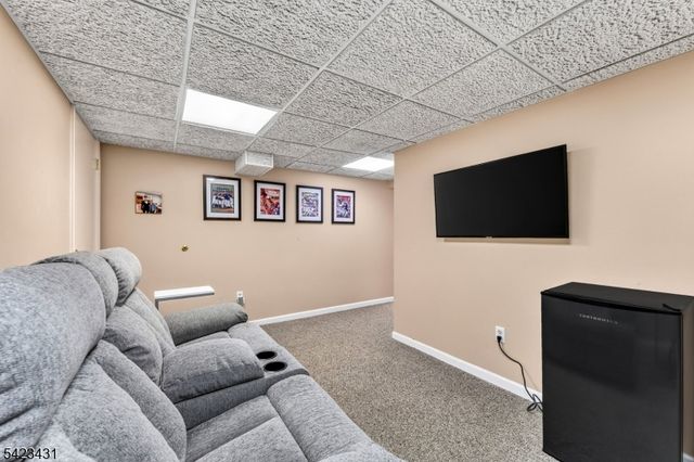 19 Daniel Dr, Hillsborough Twp., NJ 08844