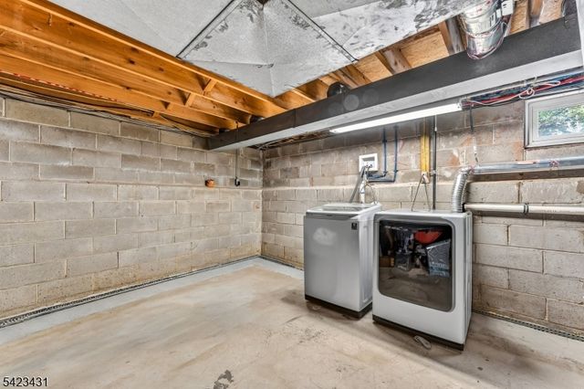 19 Daniel Dr, Hillsborough Twp., NJ 08844