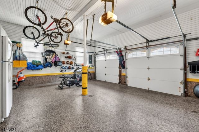 19 Daniel Dr, Hillsborough Twp., NJ 08844