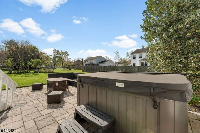 19 Daniel Dr, Hillsborough Twp., NJ 08844