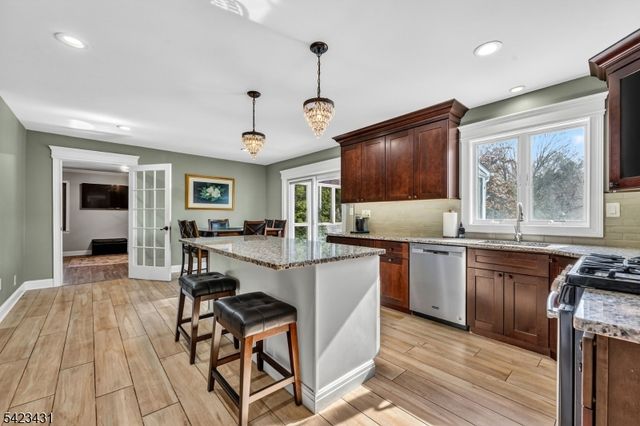 19 Daniel Dr, Hillsborough Twp., NJ 08844