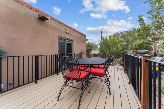 2213 Fort Union, Santa Fe, NM 87505