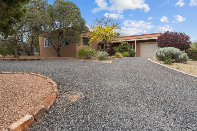 2213 Fort Union, Santa Fe, NM 87505