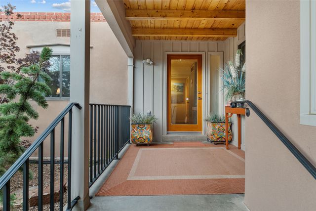 2213 Fort Union, Santa Fe, NM 87505