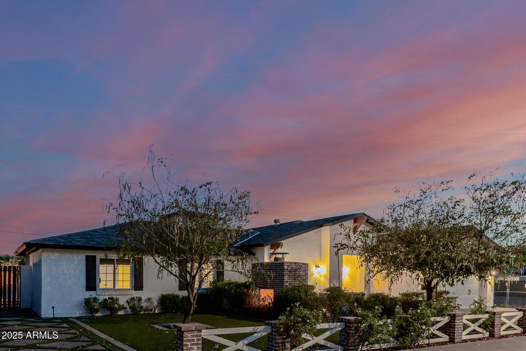 4021 E GLENROSA Avenue, Phoenix, AZ 85018