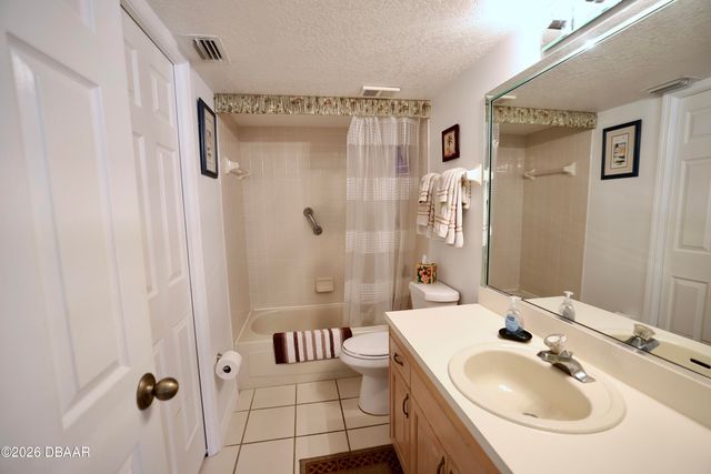 442 Bouchelle Dr Apt 305, New Smyrna Beach, FL 32169