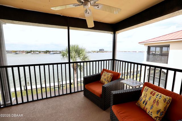 442 Bouchelle Dr Apt 305, New Smyrna Beach, FL 32169