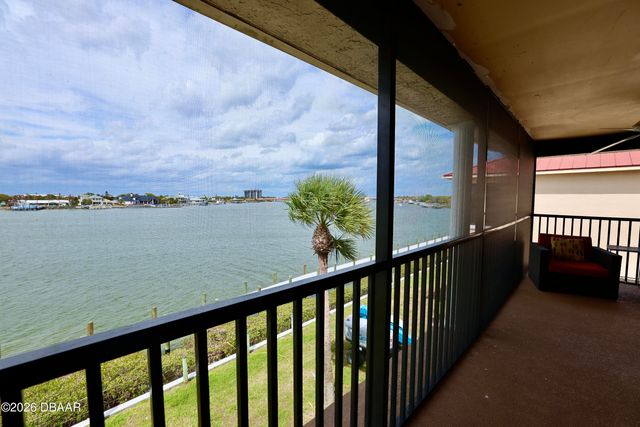 442 Bouchelle Dr Apt 305, New Smyrna Beach, FL 32169