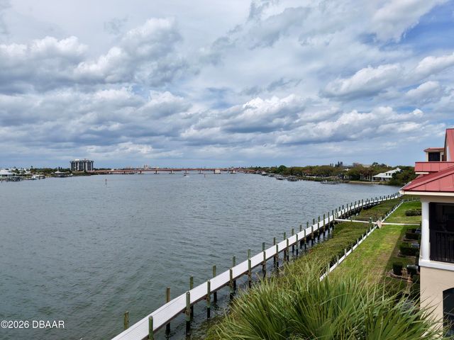 442 Bouchelle Dr Apt 305, New Smyrna Beach, FL 32169