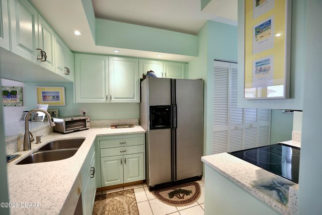 442 Bouchelle Dr Apt 305, New Smyrna Beach, FL 32169