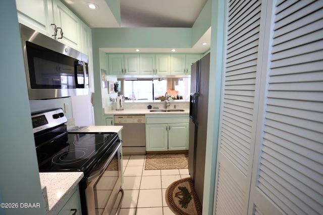 442 Bouchelle Dr Apt 305, New Smyrna Beach, FL 32169