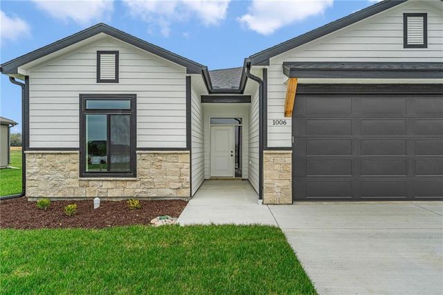 1006 Bluestem Circle, Baldwin City, KS 66006