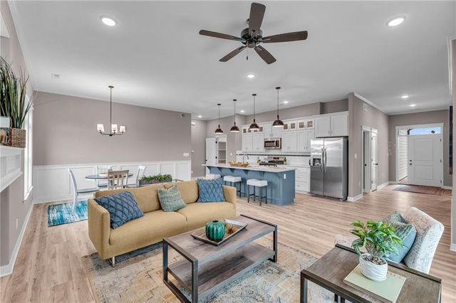 1006 Bluestem Circle, Baldwin City, KS 66006