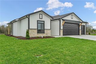 1006 Bluestem Circle, Baldwin City, KS 66006