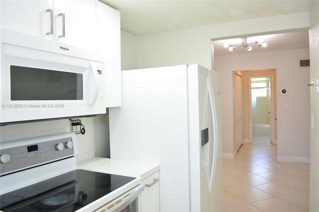 705 NE 2nd St 4, Hallandale Beach, FL 33009