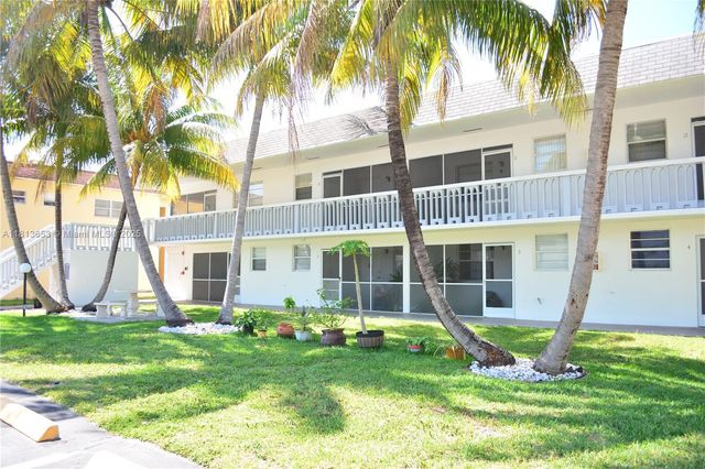 705 NE 2nd St 4, Hallandale Beach, FL 33009